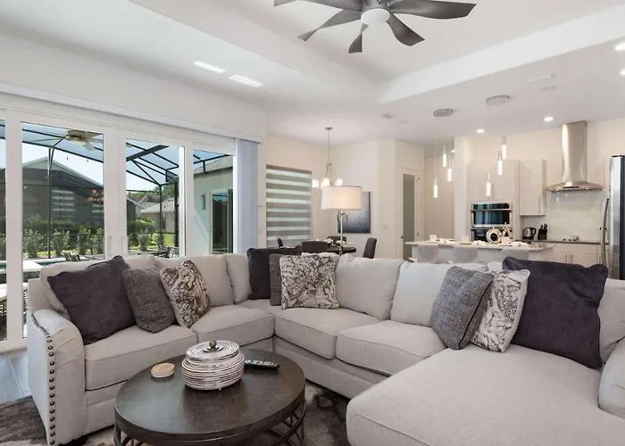 Paradise At Providence - Exclusive 4 Bed Pool Home